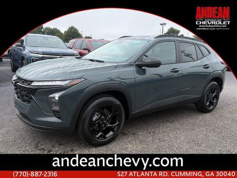 New 2026 Chevrolet Trax LT w/ Driver Confidence Package FWD image 1