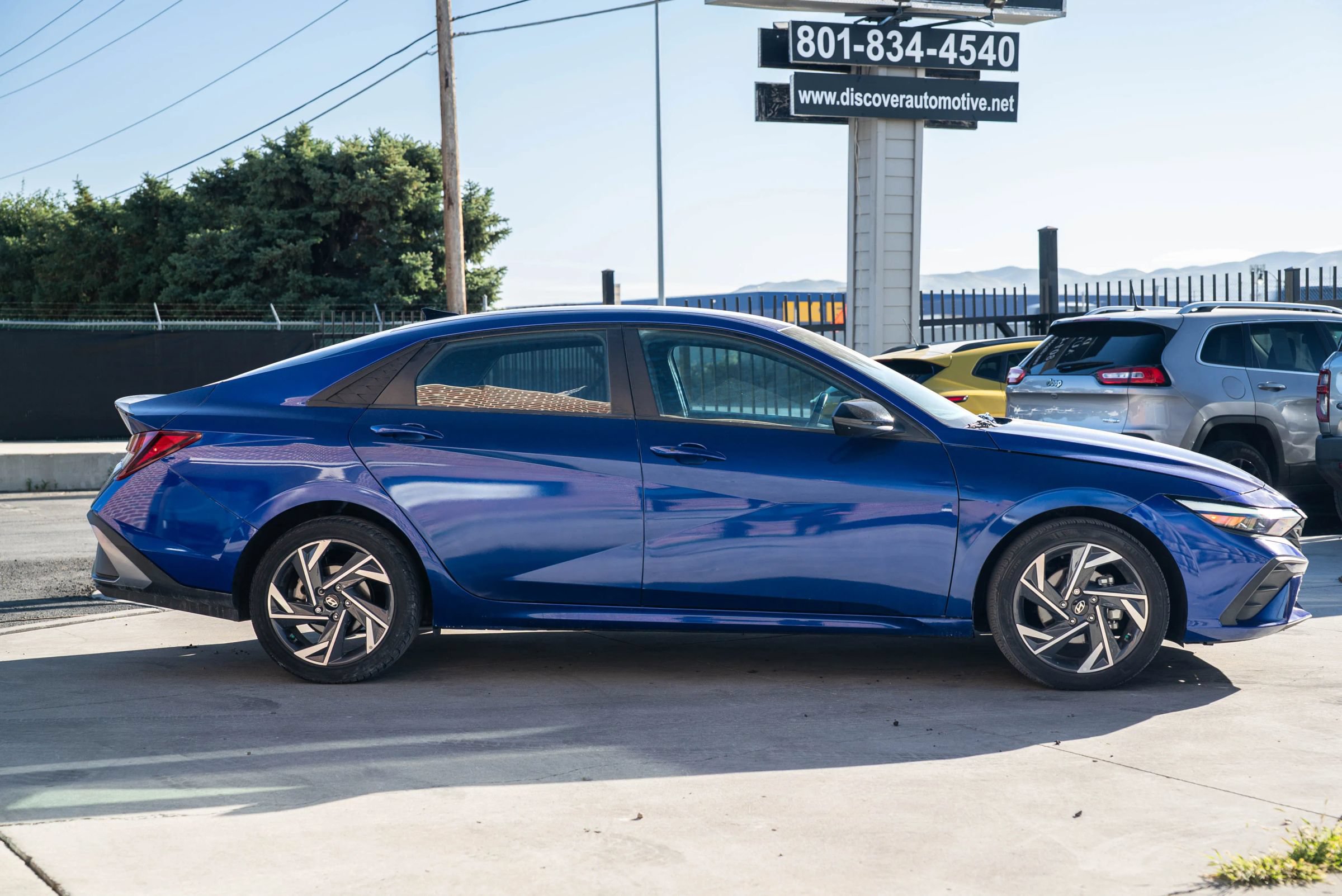 Used 2025 Hyundai Elantra Sport w/ Cargo Package FWD image 10