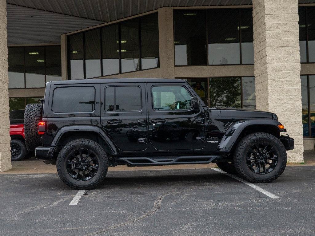 Used 2021 Jeep Wrangler Unlimited Sahara AWD/4WD image 2