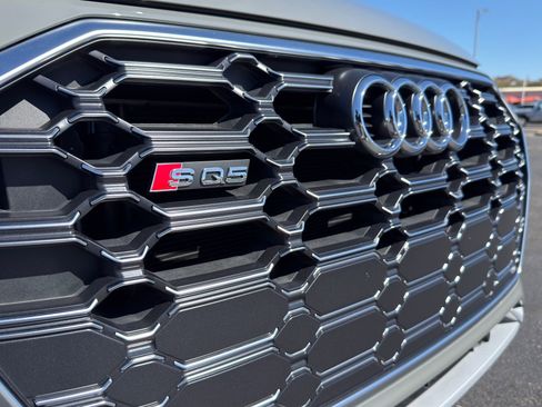 Used 2022 Audi SQ5 Premium image 2