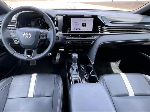Used 2025 Toyota Camry SE FWD image 14