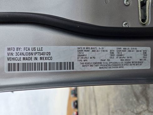 Used 2023 Jeep Compass Latitude w/ Mopar Graphics Package image 31