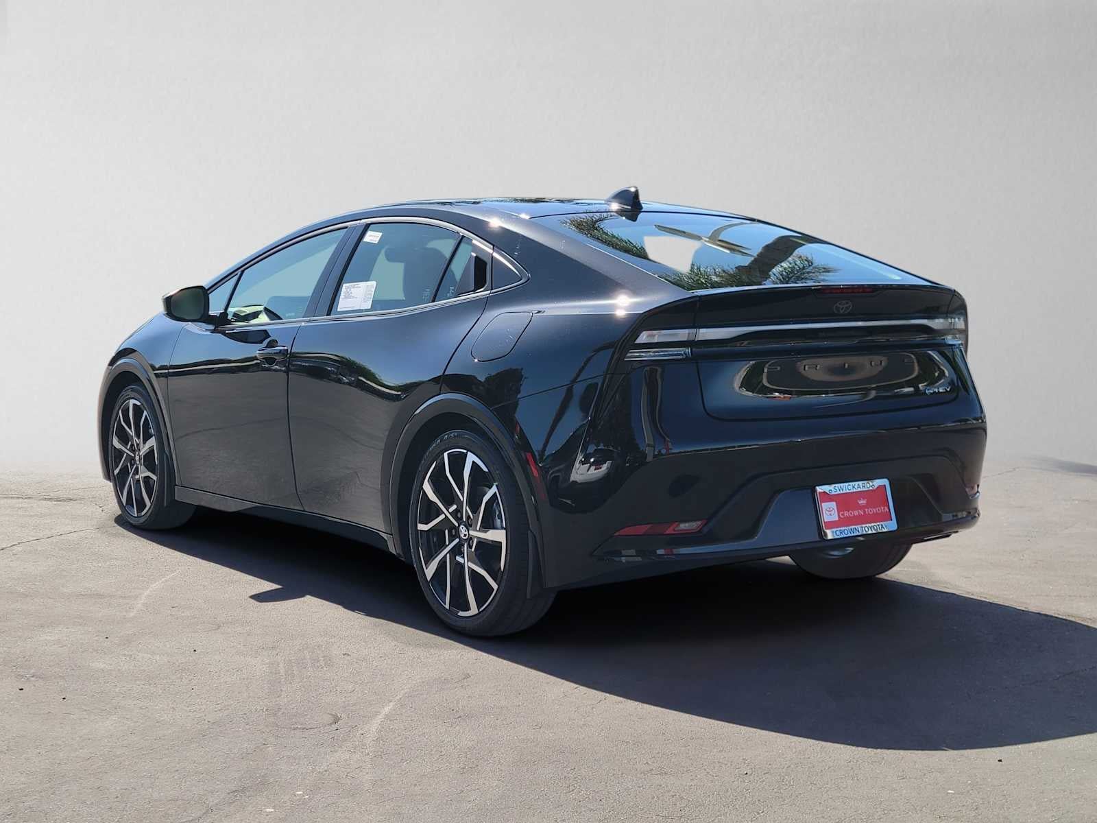 New 2027 Toyota Prius Plug-In Hybrid FWD image 5