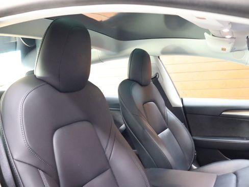 Used 2023 Tesla Model 3 Standard Range image 44