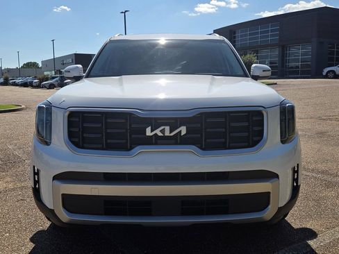 Used 2024 Kia Telluride S w/ S Sunroof Package FWD image 2