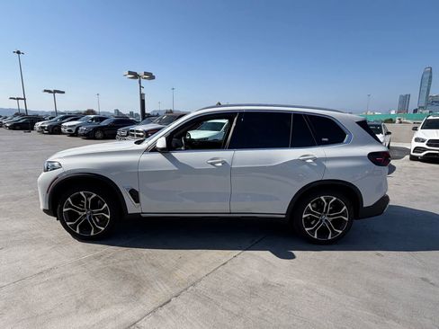 Used 2025 BMW X5 sDrive40i w/ Executive Package RWD image 2