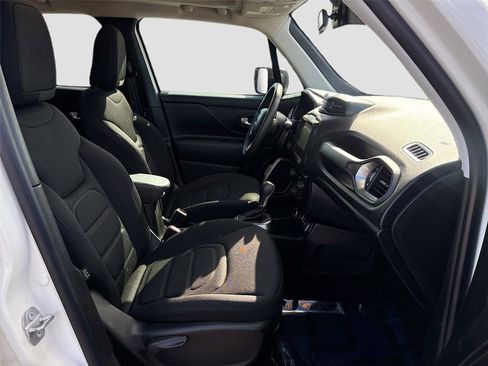 Used 2022 Jeep Renegade Latitude w/ Sun/Sound Group image 27