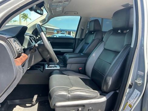 Used 2020 Toyota Tundra Limited w/ Limited Premium Package AWD/4WD image 14