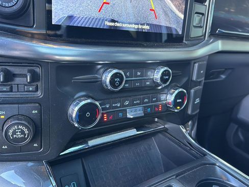 Used 2022 Ford F150 Lariat image 23