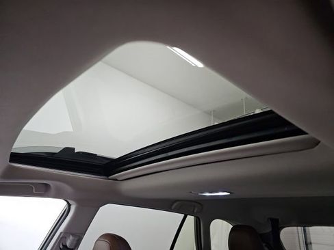 Used 2025 Subaru Outback Touring XT image 27