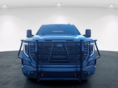 Used 2023 GMC Sierra 1500 AT4 w/ AT4 Premium Package AWD/4WD image 4