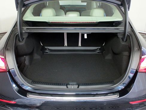 Used 2026 Mercedes-Benz E 350 4MATIC Sedan image 9