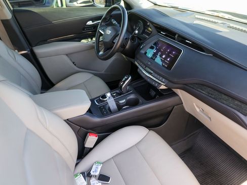 Used 2022 Cadillac XT4 Premium Luxury w/ Technology Package image 29