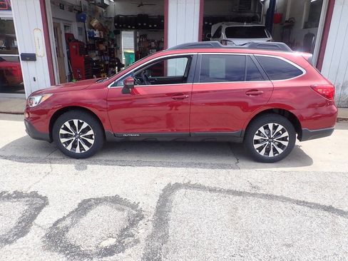 Used 2015 Subaru Outback 2.5i Limited AWD/4WD image 18
