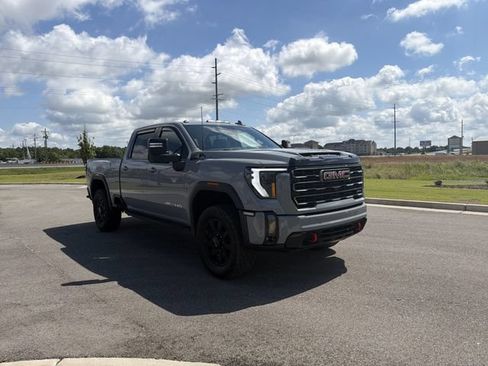 Used 2024 GMC Sierra 2500 AT4 w/ AT4 Premium Plus Package AWD/4WD image 7