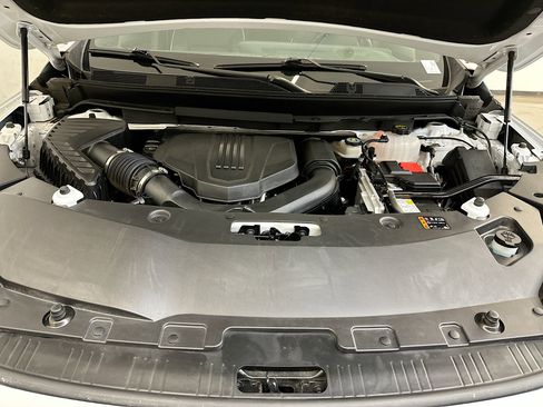 Used 2025 Buick Enclave Preferred image 36