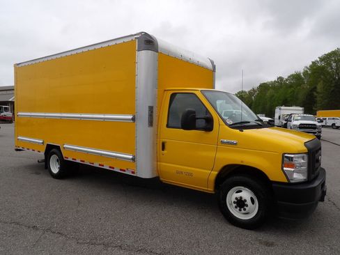 Used 2021 Ford E-350 and Econoline 350 Super Duty RWD image 10