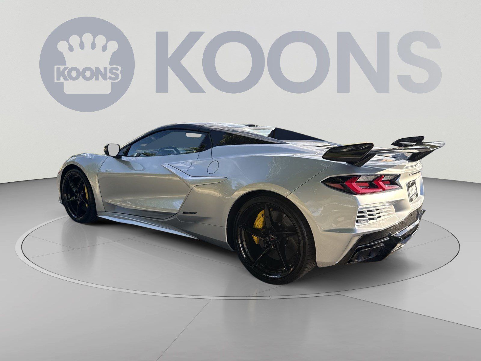Used 2026 Chevrolet Corvette E-Ray w/ Stealth Interior Trim Package AWD/4WD image 4