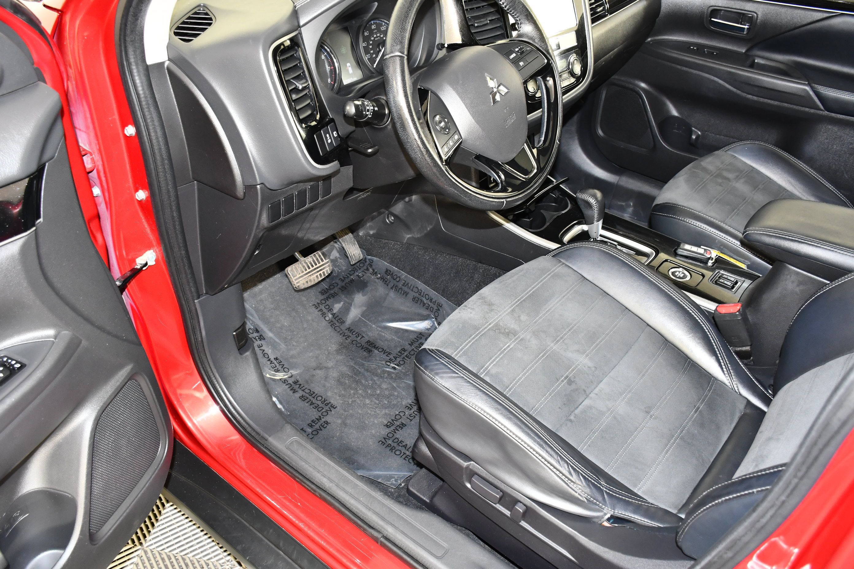 Used 2019 Mitsubishi Outlander SE AWD/4WD image 26