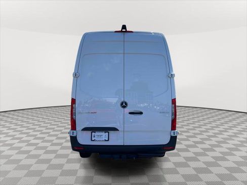 Used 2025 Mercedes-Benz Sprinter 2500 image 5