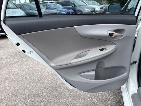 Used 2013 Toyota Corolla L FWD image 13