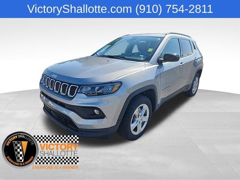 Certified 2024 Jeep Compass Latitude AWD/4WD image 18