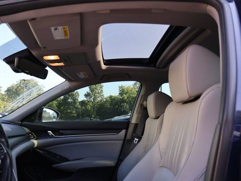 Used 2018 Honda Accord EX-L image 10