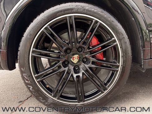 Used 2017 Porsche Cayenne GTS AWD/4WD image 10