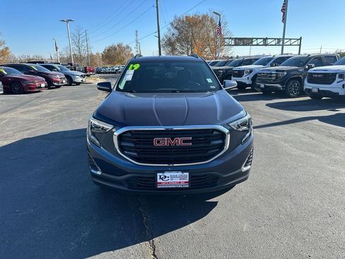 Used 2019 GMC Terrain SLE w/ Driver Convenience Package image 3