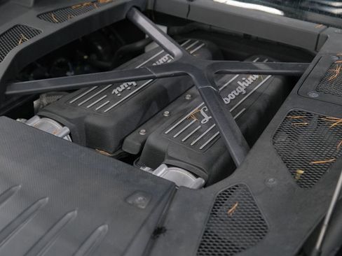 Used 2019 Lamborghini Huracan LP 580-2 image 42