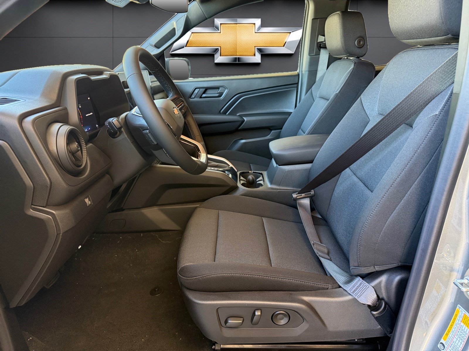 New 2026 Chevrolet Colorado W/T w/ WT Custom Package RWD image 9
