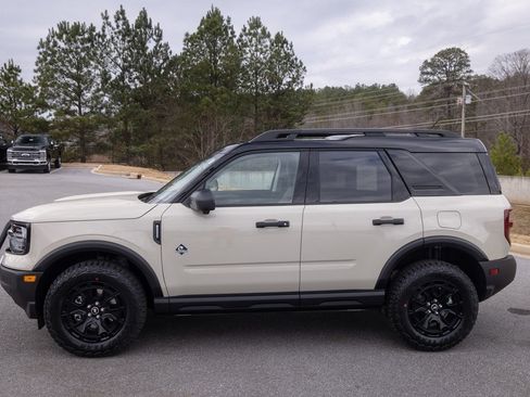 Used 2025 Ford Bronco Sport Outer Banks w/ Sasquatch Outer Banks Package AWD/4WD image 5