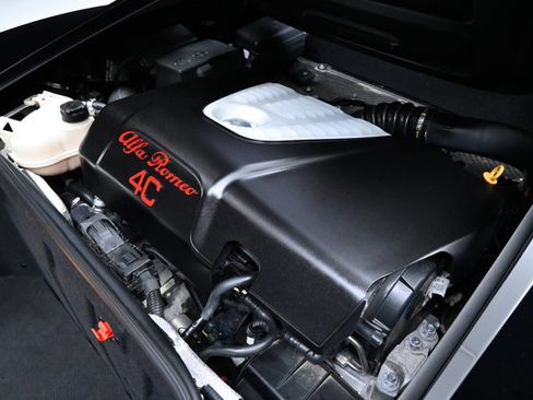 Used 2016 Alfa Romeo 4C Spider RWD image 45