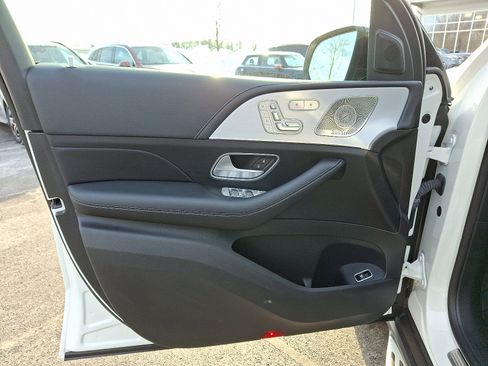 Certified 2022 Mercedes-Benz GLE 580 4MATIC w/ Night Package image 13