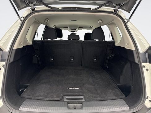 Used 2021 Nissan Rogue SV image 19
