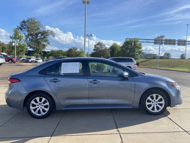 Used 2025 Toyota Corolla LE FWD image 10