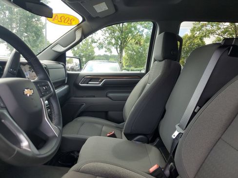 Used 2024 Chevrolet Silverado 1500 LT AWD/4WD image 17