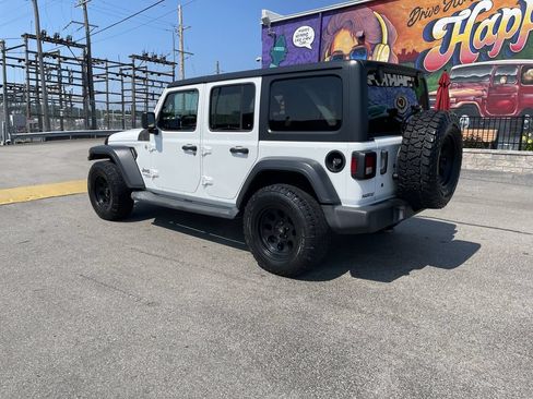 Used 2018 Jeep Wrangler Unlimited Sport S AWD/4WD image 3