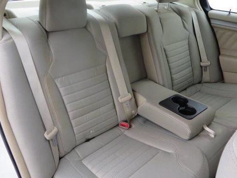 Used 2013 Ford Taurus SE image 40