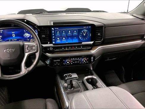 Used 2024 Chevrolet Silverado 1500 LT Trail Boss w/ Convenience Package II image 7