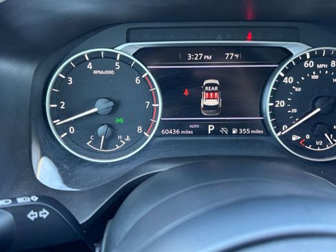 Used 2024 Nissan Rogue S image 39