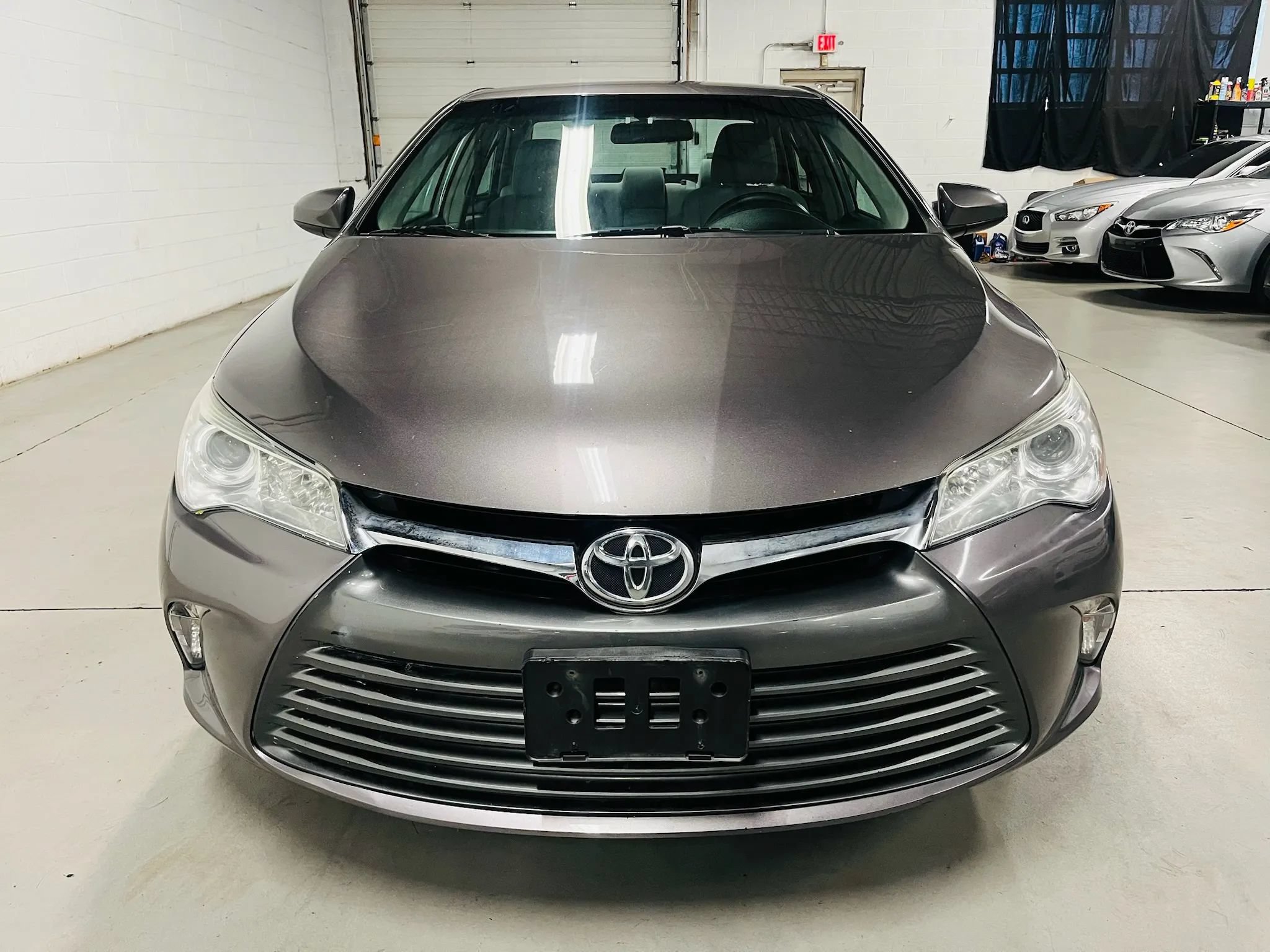 Used 2017 Toyota Camry LE FWD image 3