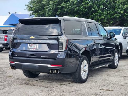 Used 2025 Chevrolet Suburban Premier RWD image 7