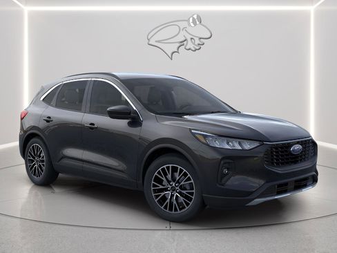 New 2025 Ford Escape SE w/ Class II Trailer Tow Package image 7