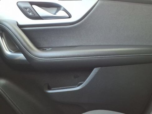 Used 2022 Chevrolet Blazer LT FWD image 23