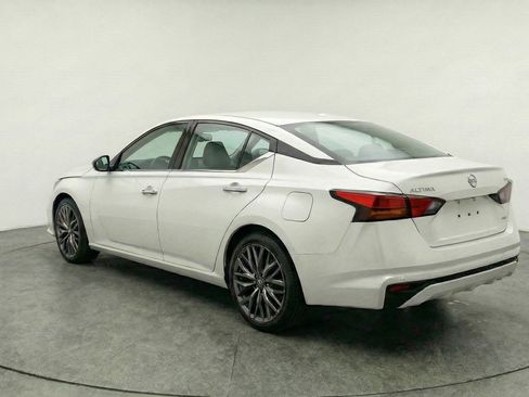 Used 2025 Nissan Altima 2.5 SV image 6