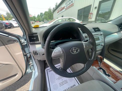 Used 2009 Toyota Camry XLE FWD image 12