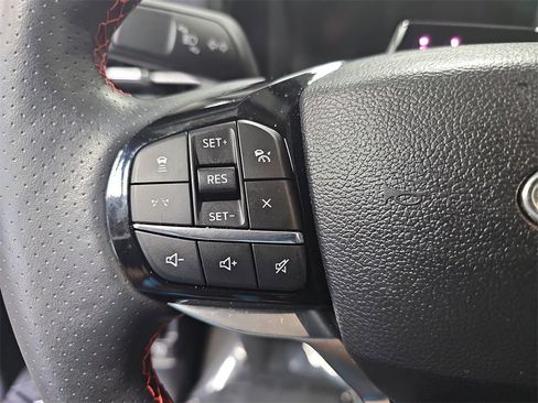 Used 2025 Ford Explorer ST-Line w/ ST-Line Street Pack image 16