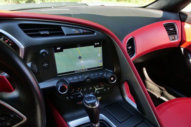Used 2018 Chevrolet Corvette Z06 RWD image 16