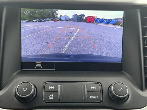 Used 2023 GMC Acadia SLT image 16